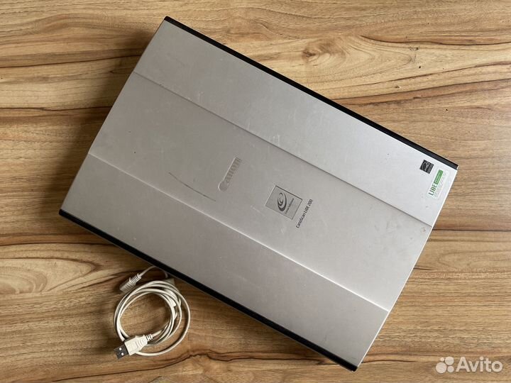 Сканер Canon CanoScan LiDE 200