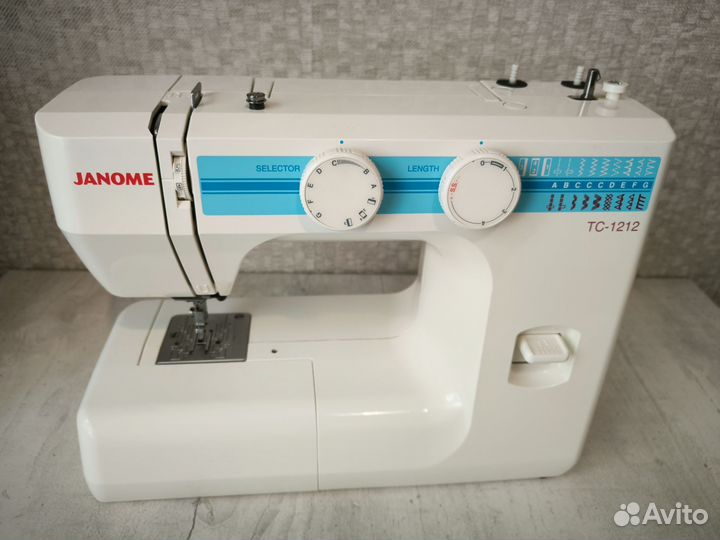 Швейная машина Janome TC-1212