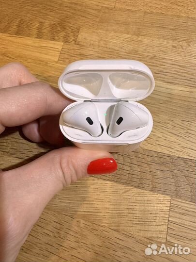 Беспроводные наушники apple airpods 1