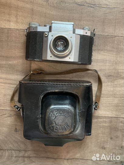 Фотоаппарат Praktiflex с объективом Tessar