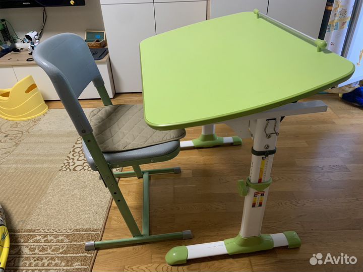 Компактная парта трансформер со стулом