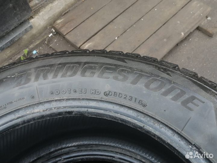 Bridgestone Blizzak DM-V2 225/60 R18