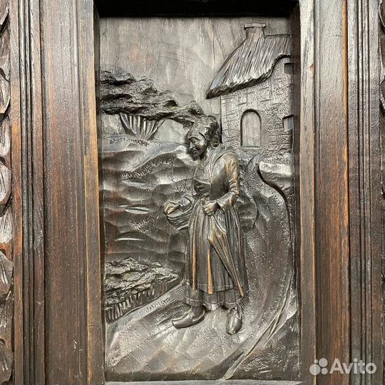 Платяной шкаф в бретонском стиле