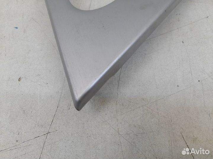 Накладка обшивки двери задняя правая Toyota Land