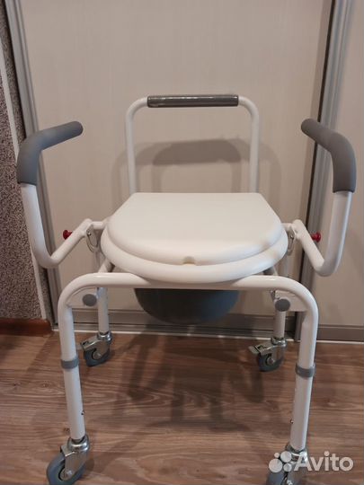 Кресло-стул с санитарным оснащением