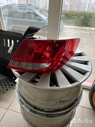 Фонарь правый Peugeot 408