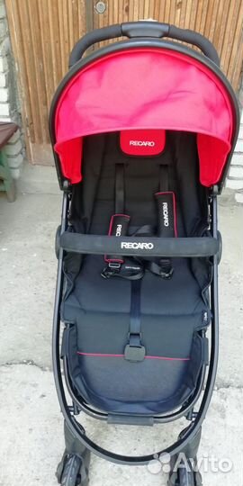 Прогулочная коляска recaro