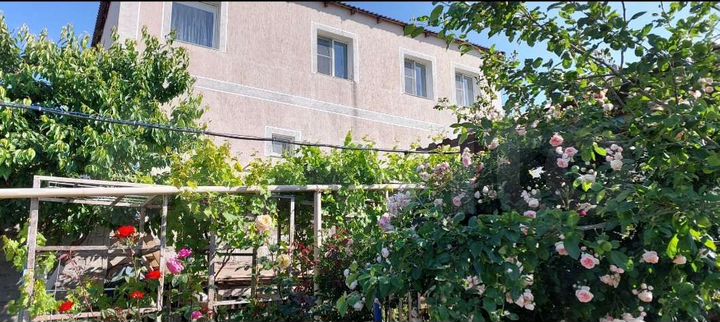 Дом 197 м² на участке 9 сот.