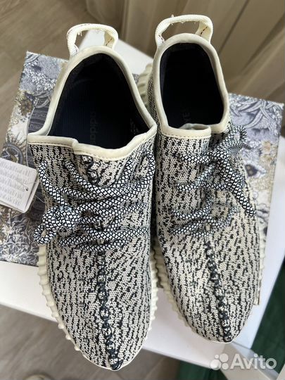 Кроссовки yeezy