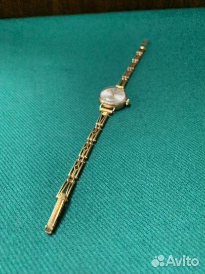 Золотые женские часы Слава. СССР