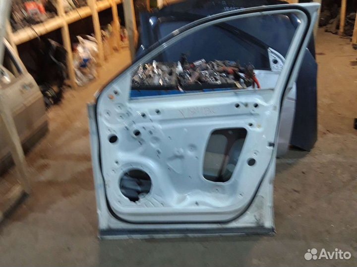 Дверь передняя правая Audi Q3
