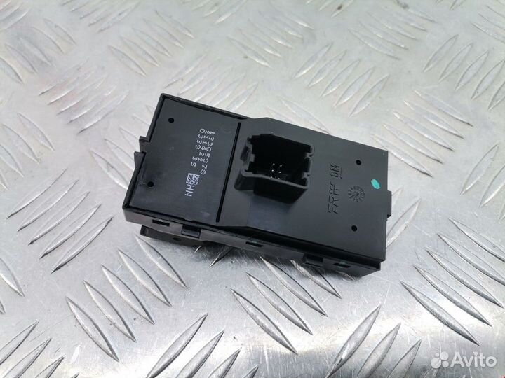 Блок управления стеклоподъемниками Opel Insignia