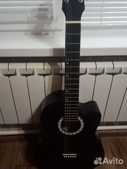 Акустическая гитара