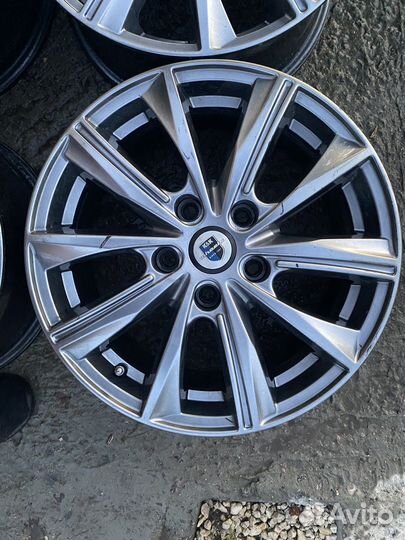 Продаются диски