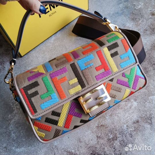 Сумка Fendi baguette