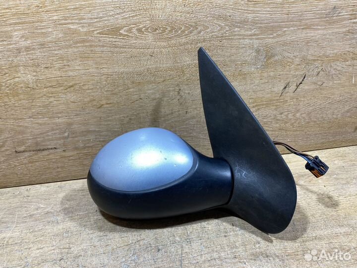 Зеркало правое Peugeot 206 Арт. 7720699