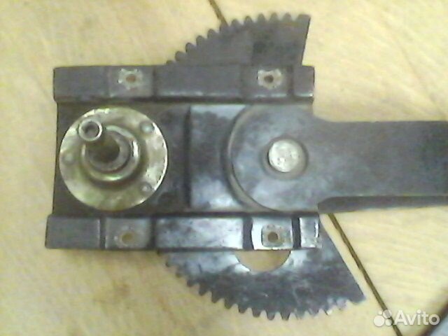 Стеклоподъемник задний газ 3110