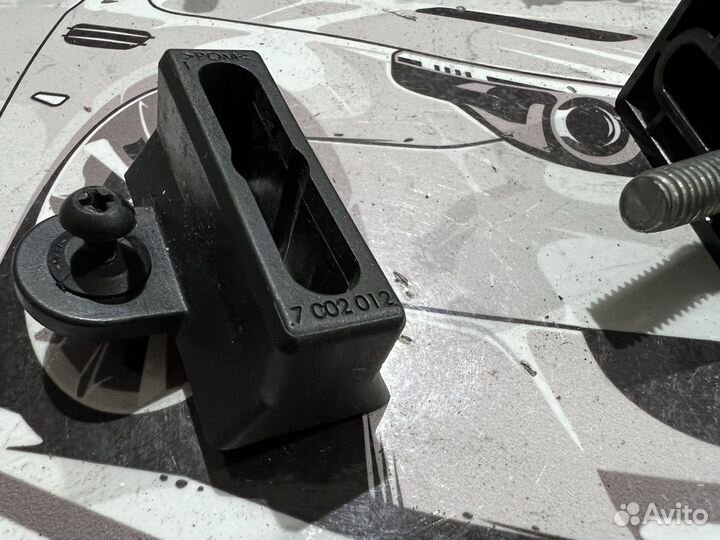 Крюки капота BMW E60 E61