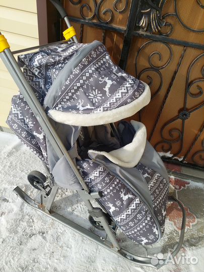 Детские санки с колесами