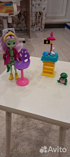 Наборы с куклами энчантималс