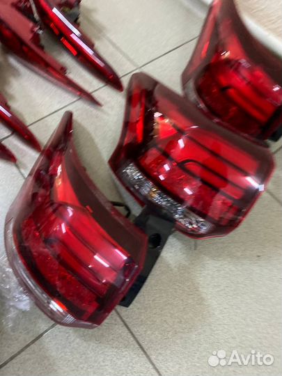 Комплект фонарей Mitsubishi Outlander 3