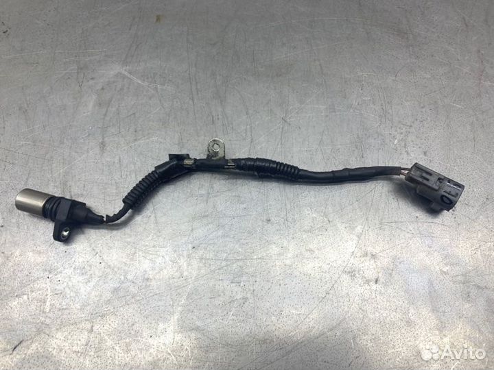 Датчик коленвала Toyota Avensis универсал 1adftv