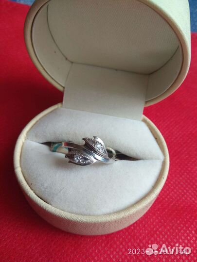 Серебряное кольцо