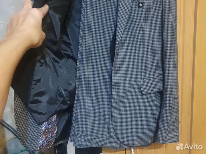 Мужской костюм тройка 46-48