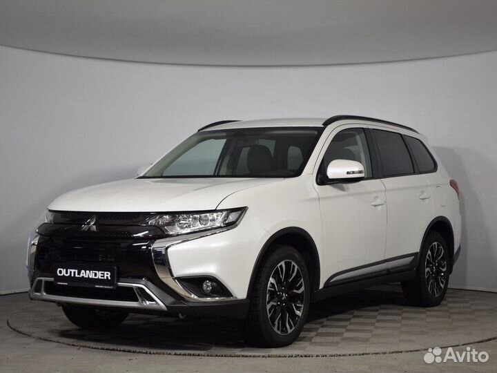 Mitsubishi Outlander 2.0 CVT, 2022