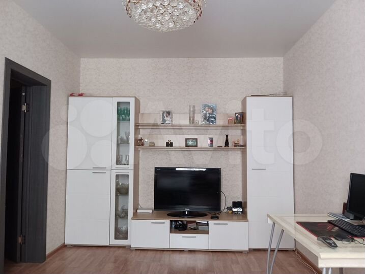 2-к. квартира, 54 м², 4/8 эт.