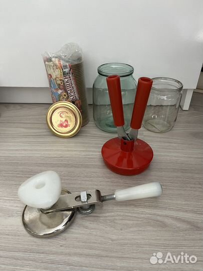 Банки и закаточные машинки