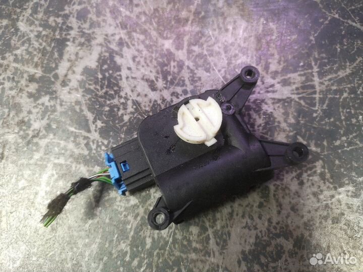 Моторчик заслонки печки Audi A6