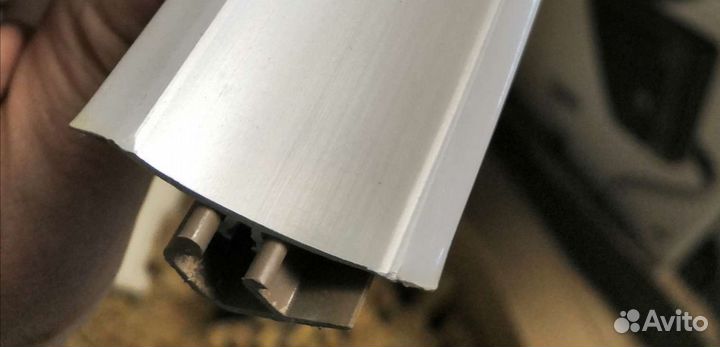 Бортики пристеночные на кухон. столешницу