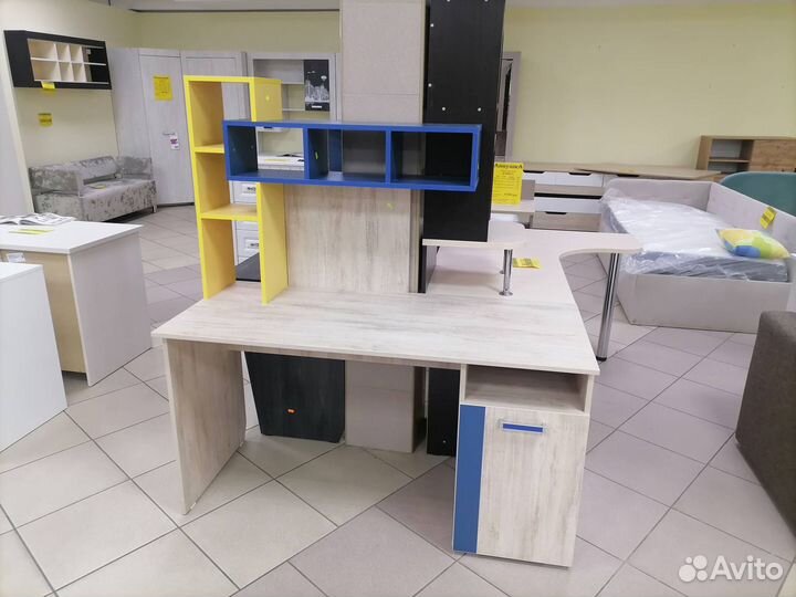 Компьютерный стол