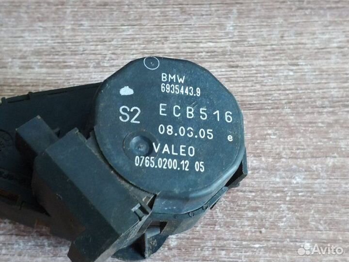 Сервопривод печки, моторчик заслонки отопителя Bmw