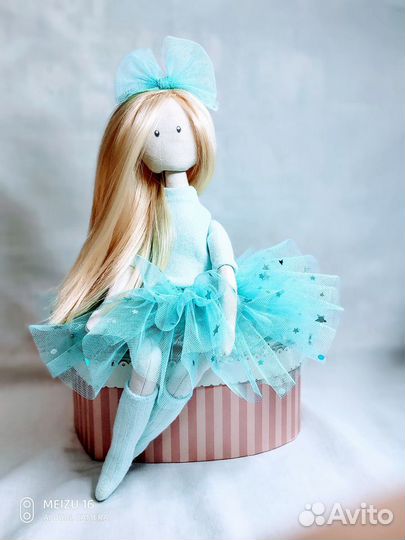 Кукла интерьерная