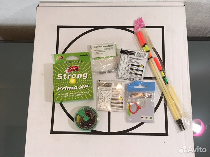 Рыболовные принадлежности:крючки,леска,грузило