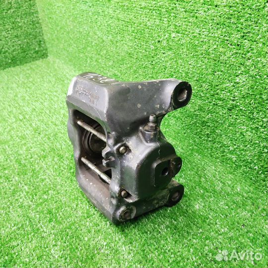 Суппорт тормозной задний правый Volkswagen Touareg