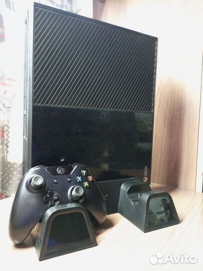Xbox One 500гб + много игр