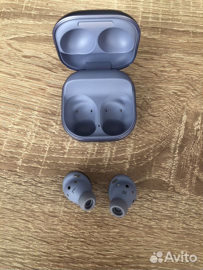 Беспроводные наушники samsung buds