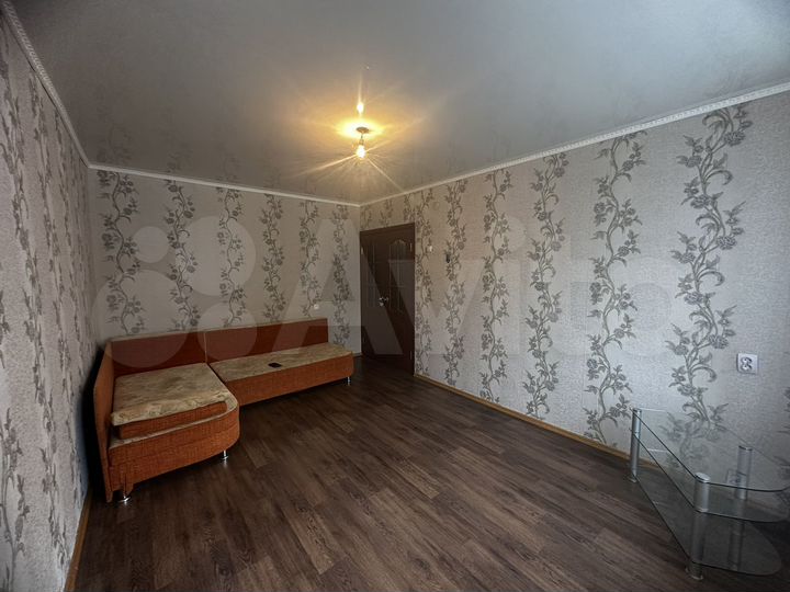 2-к. квартира, 52 м², 1/5 эт.