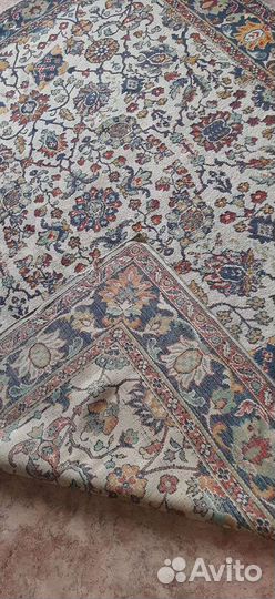 Ковер шерстяной новый