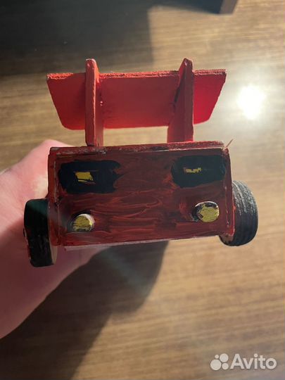 Деревяная машинка