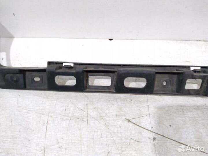 Кронштейн бампера задний Volkswagen Passat B6