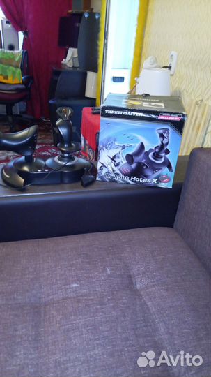 Игровой джойстик, штурвал