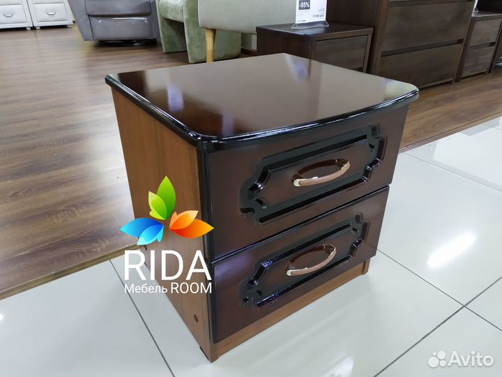 Тумба прикроватная в цвете орех