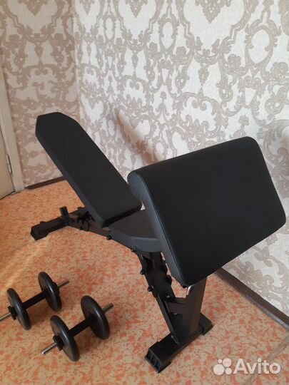 Скамья с партой Скотта и гантели