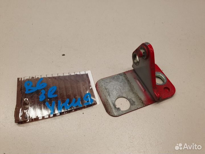 Пластина крепежная Volkswagen Passat B6 2005-2010