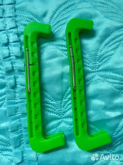 Пластмассовые чехлы для коньков