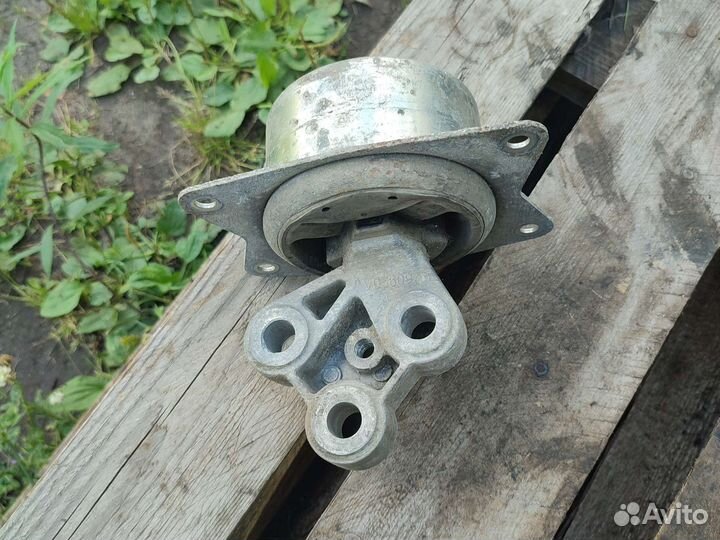 Saab 9.3 подушка двигателя